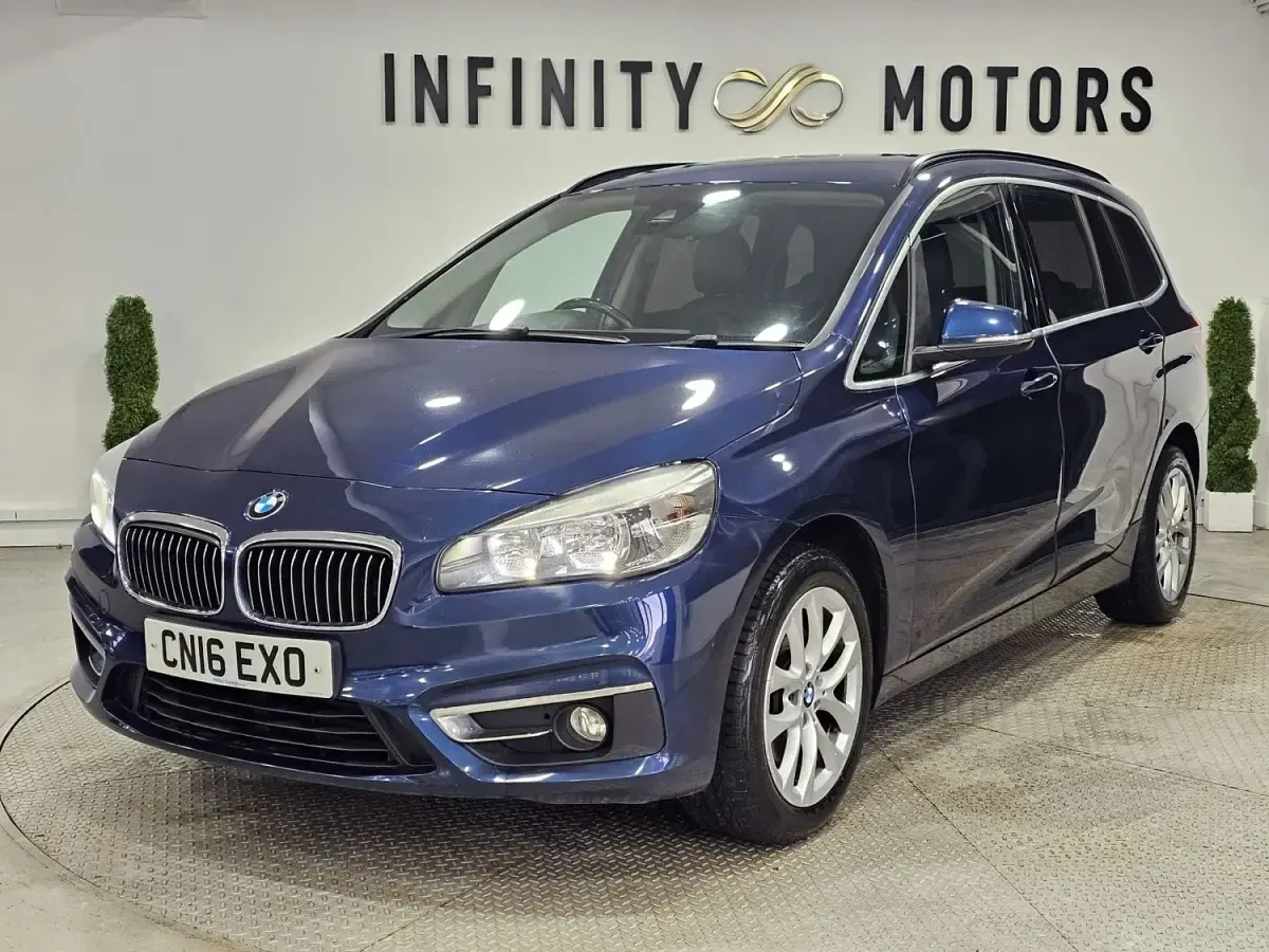 Begagnad BMW 218 Luxury Line 2016 Blå Minibuss