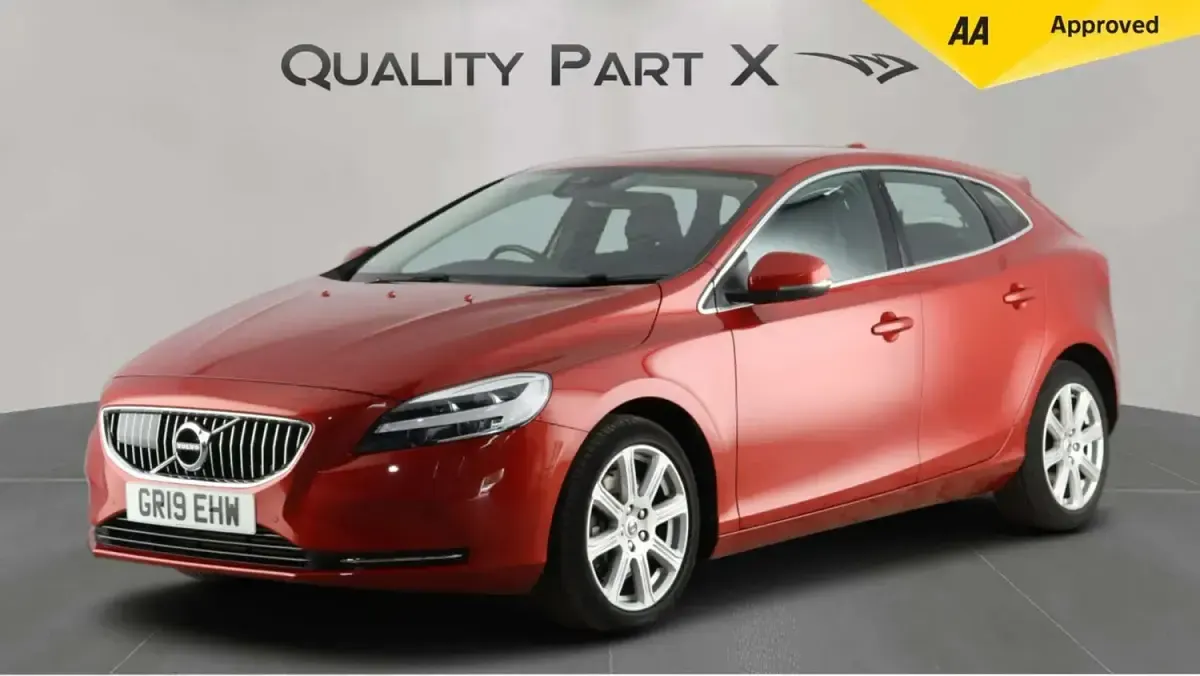 Used Volvo V40 Inscription 152 HP (111 kW) 2019 Red Hatchback