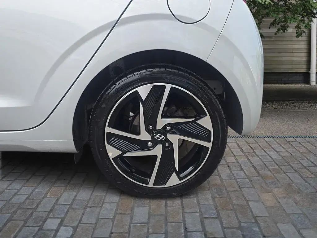 Used Hyundai i10 Premium 84 HP (61 kW) 2022 Grey Hatchback