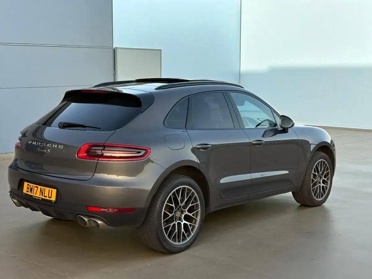 Usado Porsche Macan 258 HP (189 kW) 2017 Cinzento SUV
