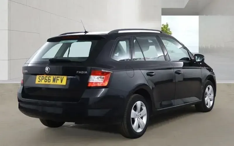 Used Skoda Fabia SE 110 HP (80 kW) 2016 Black Estate