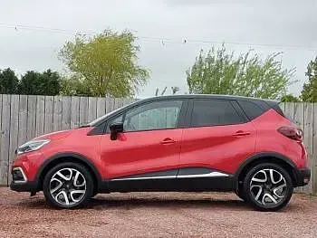 Begagnad Renault Captur Dynamique 90 HK (66 kW) 2018 Röd SUV