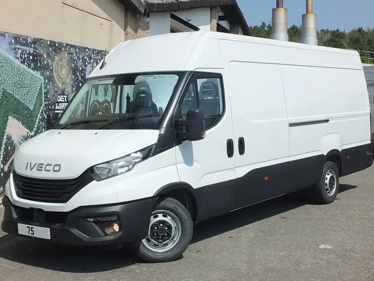 New Iveco Daily 136 HP (100 kW) 2025 White Van