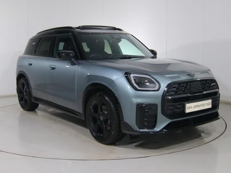 Green Used 2025 Mini Countryman SUV | £34,990 (A bit pricey) - Image 1/4