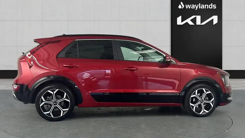 Used Kia Niro 2025 Red SUV