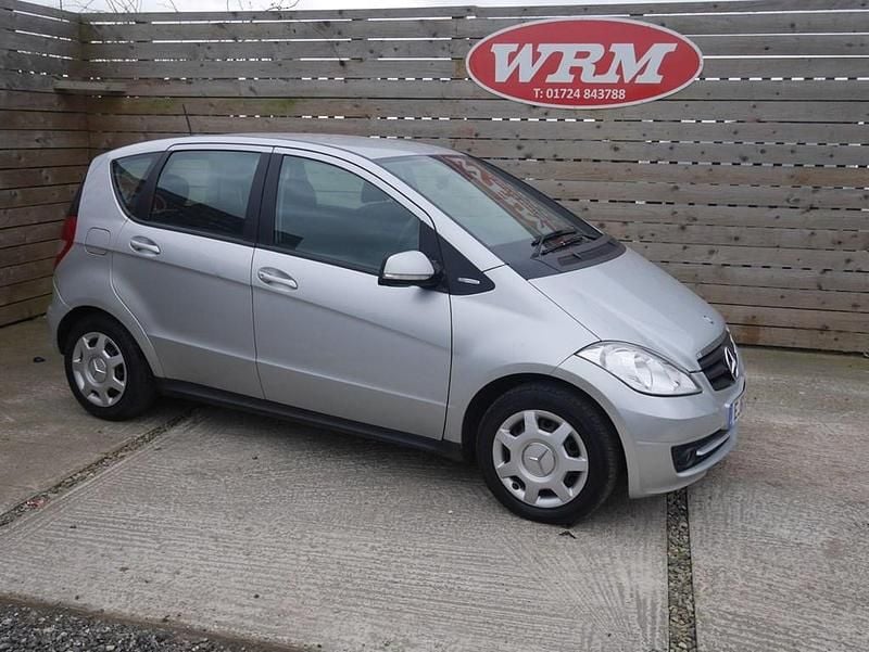 Used Mercedes A160 Classic 95 HP (69 kW) 2012 Silver Hatchback