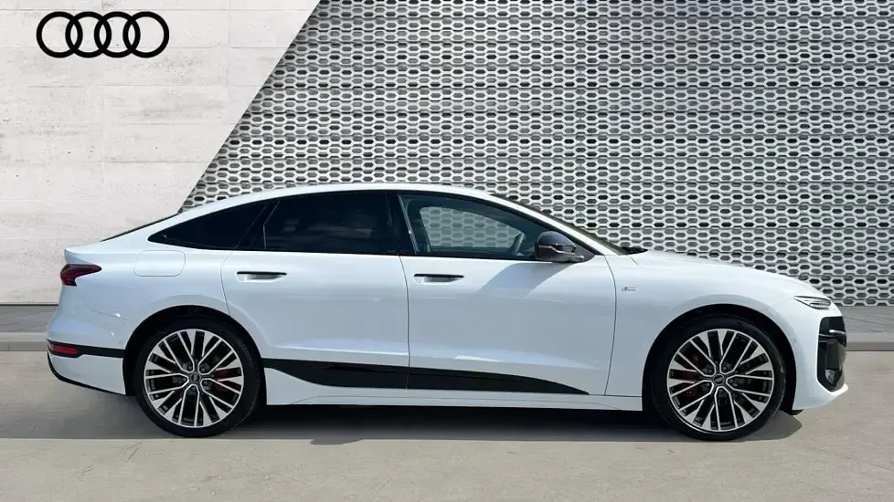 New Audi A6 e-tron Comfort 210 kW (286 HP) 2025 White Estate