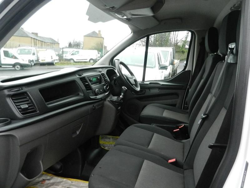 Used Ford Transit Custom 105 HP (77 kW) 2019 White Van