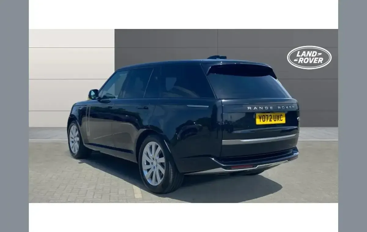 Used Land Rover Range Rover SE 296 HP (217 kW) 2022 Black SUV