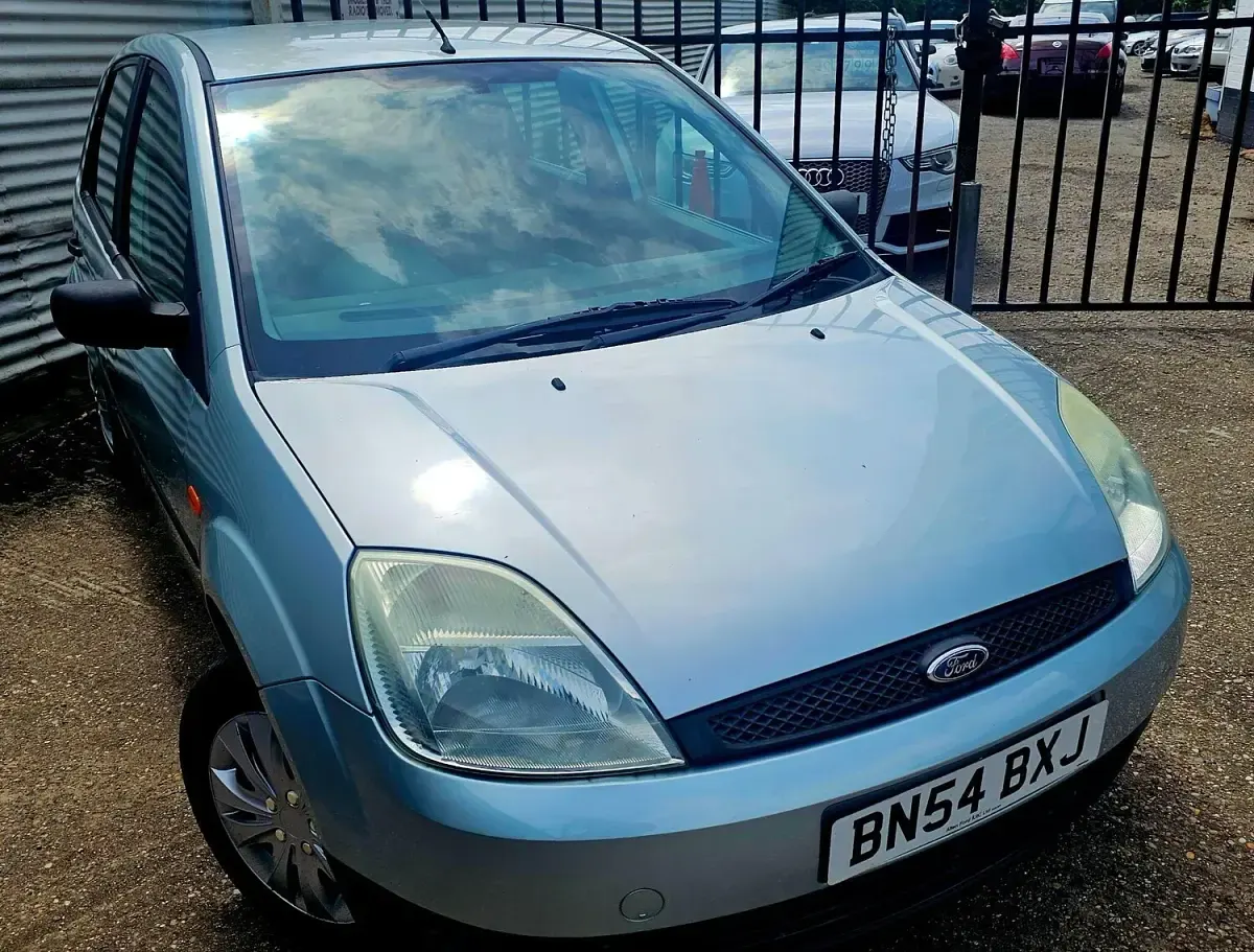 Used Ford Fiesta 75 HP (55 kW) 2004 Green Hatchback