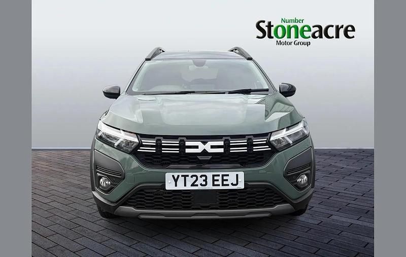 Used Dacia Jogger Extreme 108 HP (79 kW) 2023 Green MPV