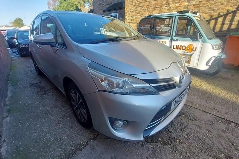 Silver Used 2013 Toyota Verso MPV | £4,890 (Fair price) - Image 1/1