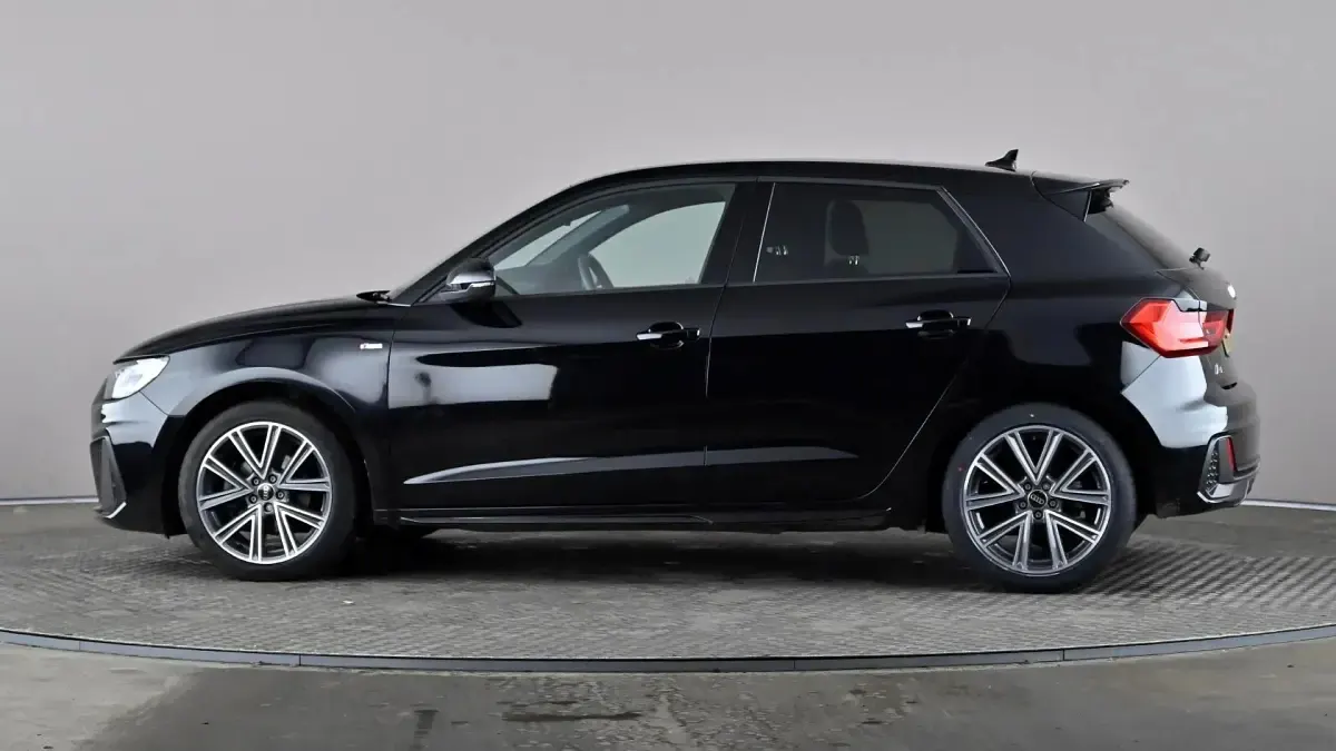 Begagnad Audi A1 S-Line 116 HK (85 kW) 2024 Svart SUV