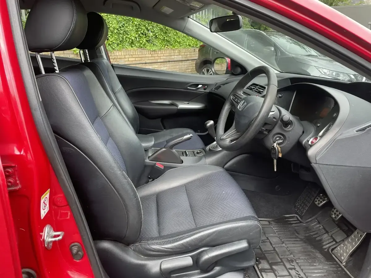 Used Honda Civic SI 2011 Red Hatchback