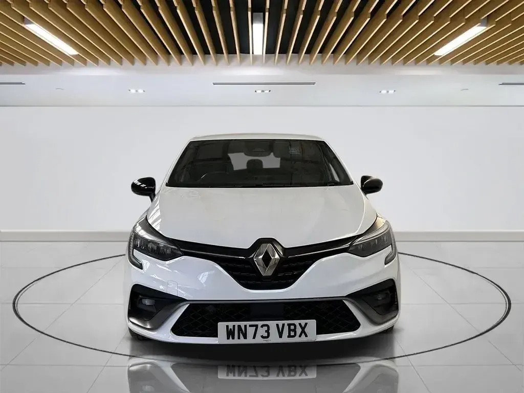 Used Renault Clio RS Line 90 HP (66 kW) 2023 White Hatchback