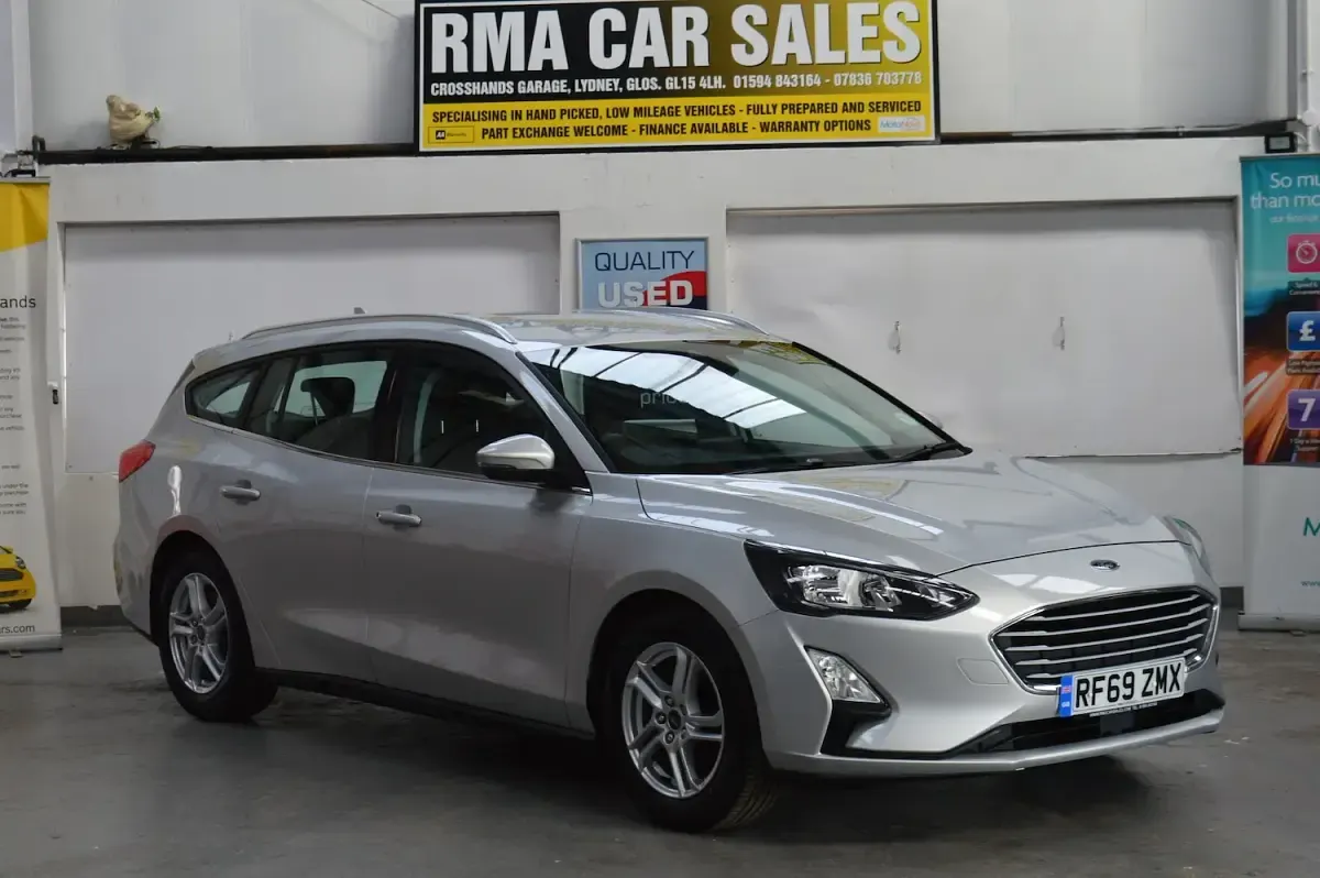 Used Ford Focus Zetec 95 HP (69 kW) 2020 Grey Estate