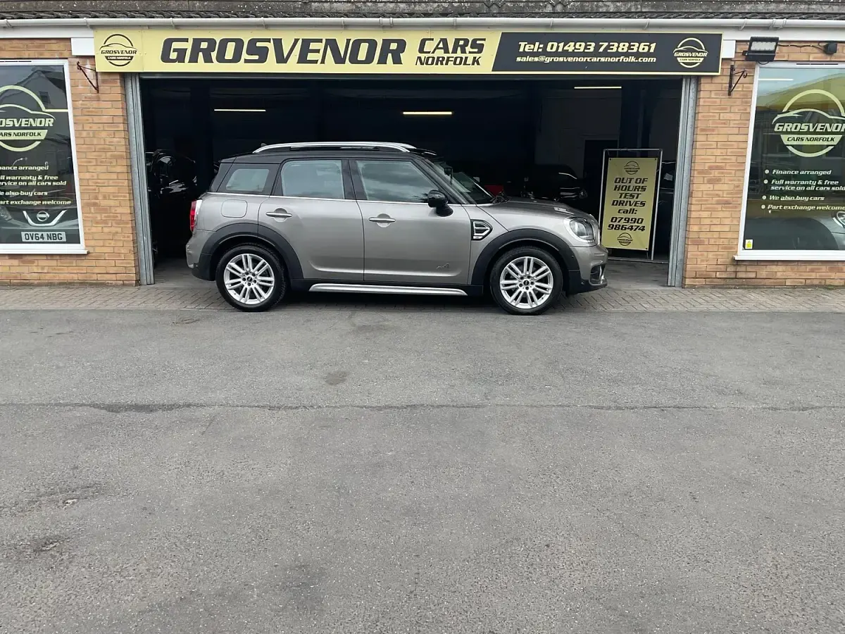Used Mini Cooper D Countryman Exclusive 150 HP (110 kW) 2019 Silver SUV