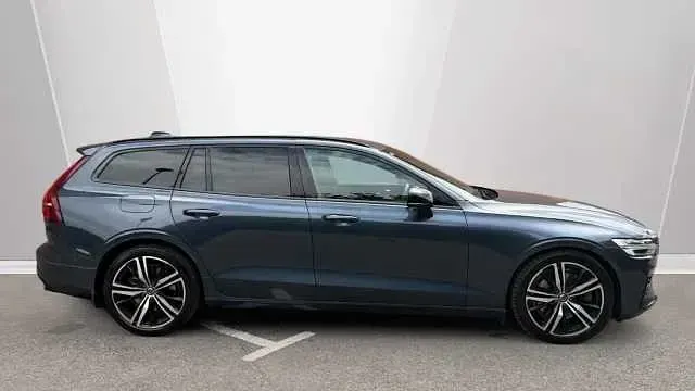 Used Volvo V60 R-Design 340 HP (250 kW) 2021 Blue Estate