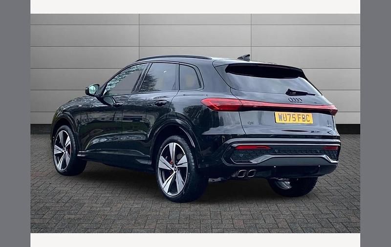 Begagnad Audi Q5 Advanced 204 HK (150 kW) 2025 Svart SUV