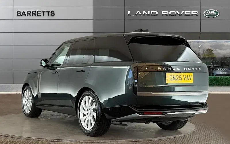 Second-hand Land Rover Range Rover SE 300 CP (220 kW) 2026 SUV