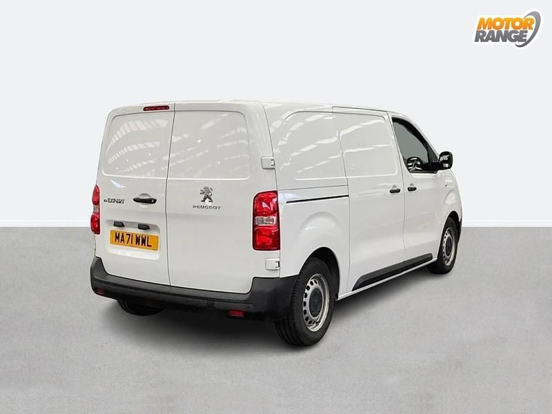 Used Peugeot e-Expert 100 kW (136 HP) 2021 White Van