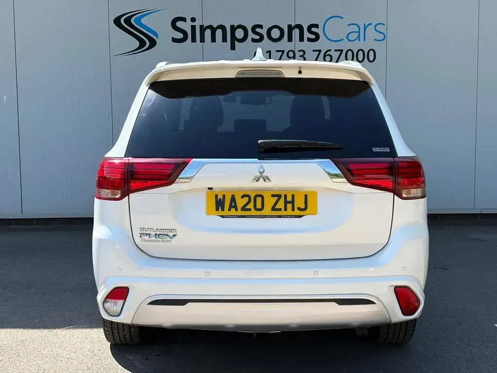 Used Mitsubishi Outlander P-HEV 2020 White Estate