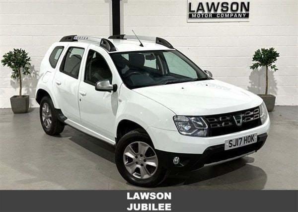 White Used 2017 Dacia Duster Lauréate SUV | £8,490 (Fair price) - Image 1/1