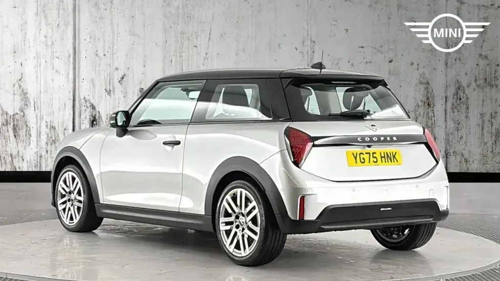 Used Mini Cooper Hatch 113 kW (154 HP) 2025 Silver Hatchback