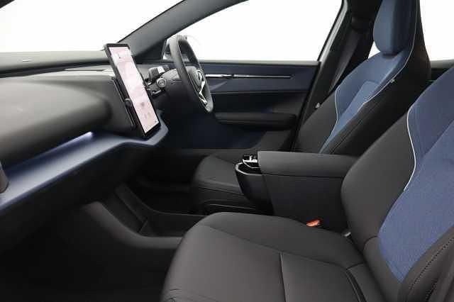 New Volvo EX30 Plus 197 kW (268 HP) 2026 SUV