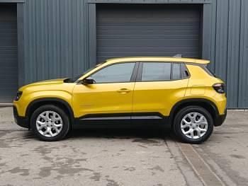 Used Jeep Avenger Summit 100 HP (73 kW) 2025 Yellow SUV