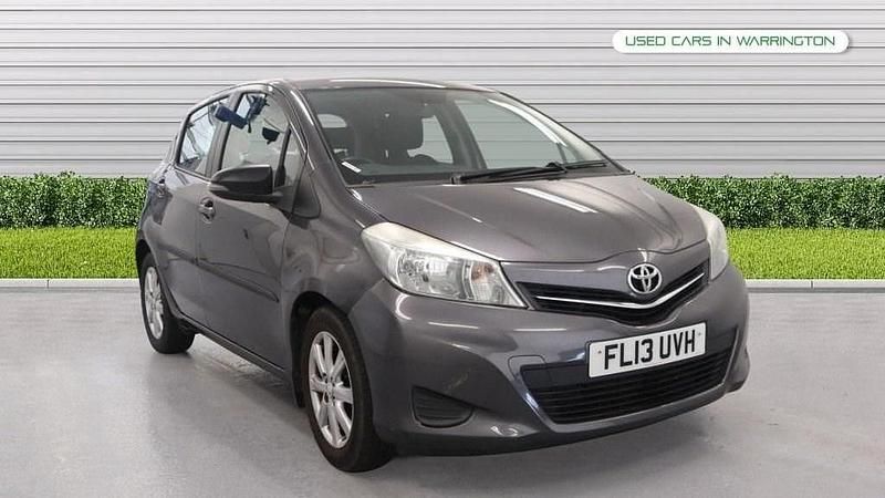 Grey Used 2013 Toyota Yaris Hatchback | £5,295 (Fair price) - Image 1/4