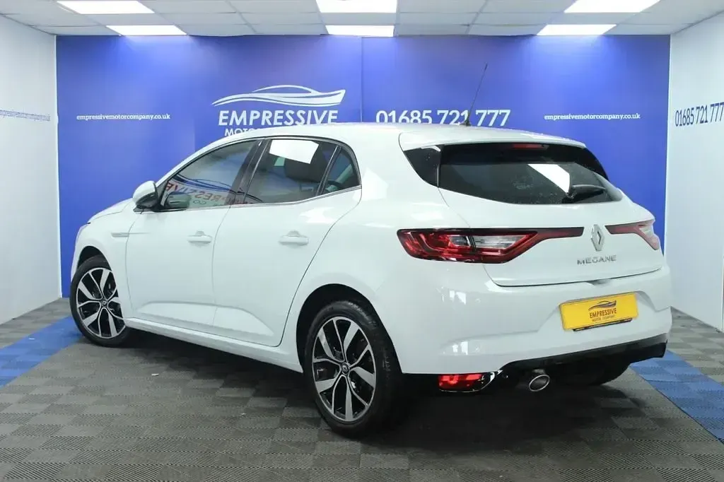 Usado Renault Mégane IV Iconic 115 HP (84 kW) 2019 Branco Citadino