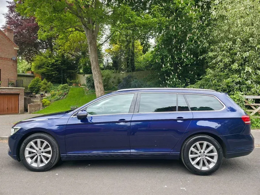Używany VW Passat Business 150 KM (110 kW) 2019 Niebieski Kombi