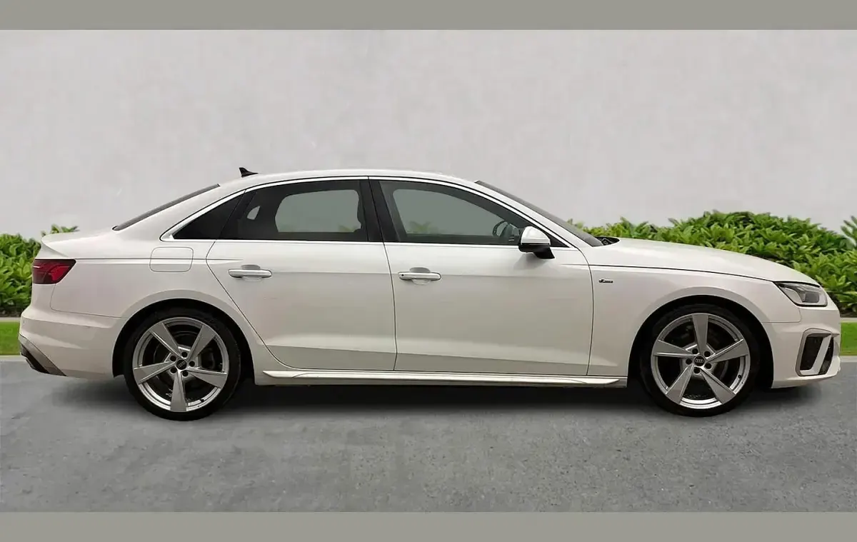 Used Audi A4 S-Line 150 HP (110 kW) 2021 White Sedan