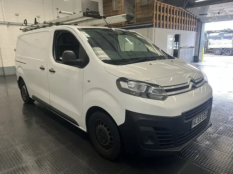 Used Citroën Dispatch 100 HP (73 kW) 2019 White MPV