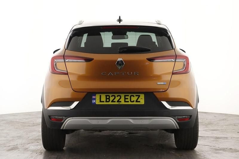 Used Renault Captur SE 143 HP (105 kW) 2022 Orange/black  SUV