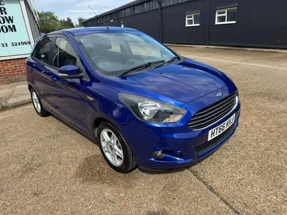 Used Ford Ka Plus Zetec 70 HP (51 kW) 2017 Blue Hatchback