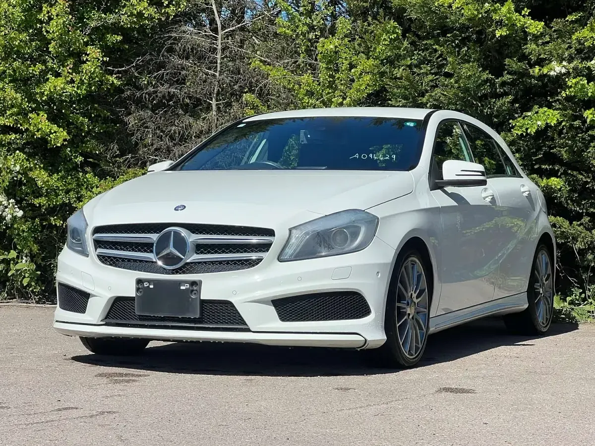 Used Mercedes A180 Style 122 HP (89 kW) 2013 White Hatchback
