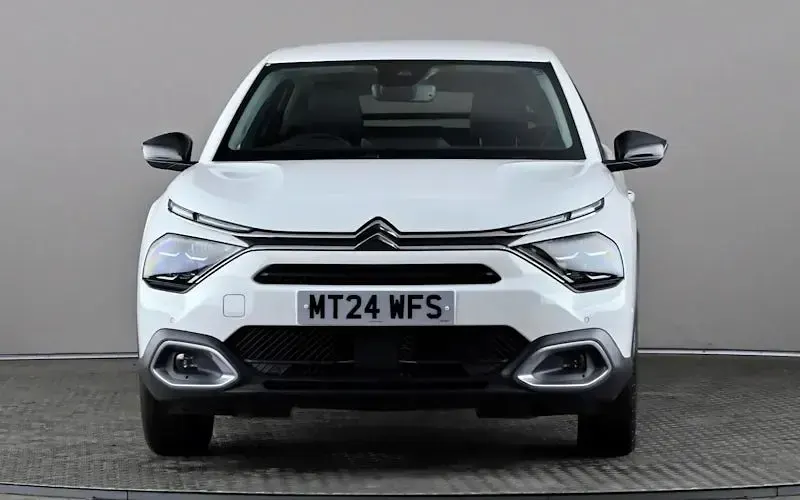 Used Citroën C4 PureTech 131 HP (96 kW) 2024 White SUV