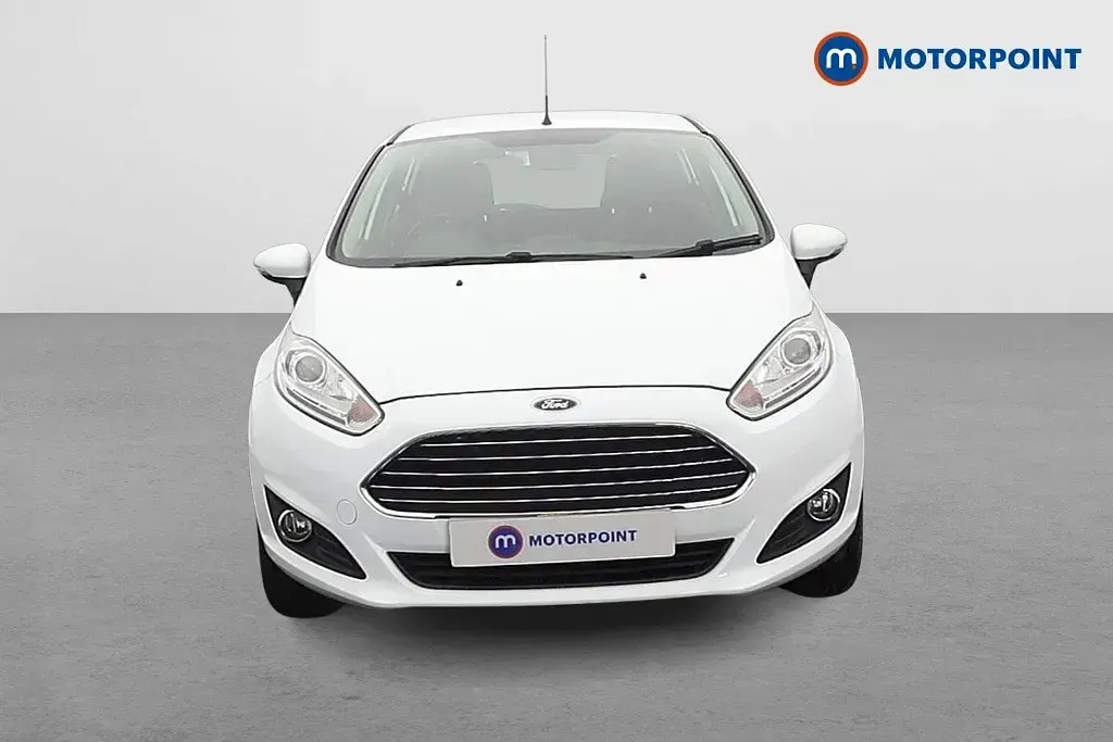 Used Ford Fiesta Zetec 82 HP (60 kW) 2017 White Hatchback