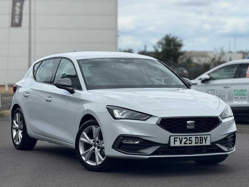 Glacial white Used 2025 Seat Leon FR Hatchback | £21,990 (A bit pricey) - Image 1/4