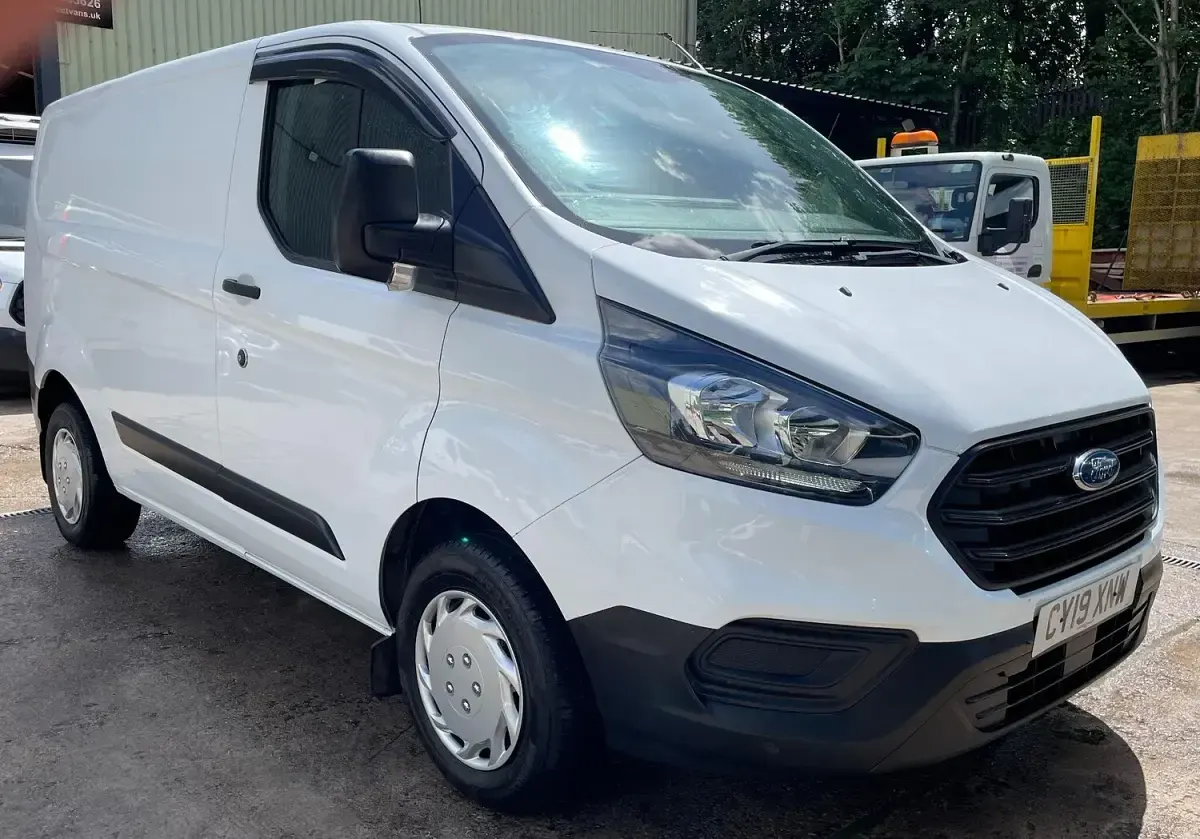 Used Ford Transit Custom 130 HP (95 kW) 2019 White Van