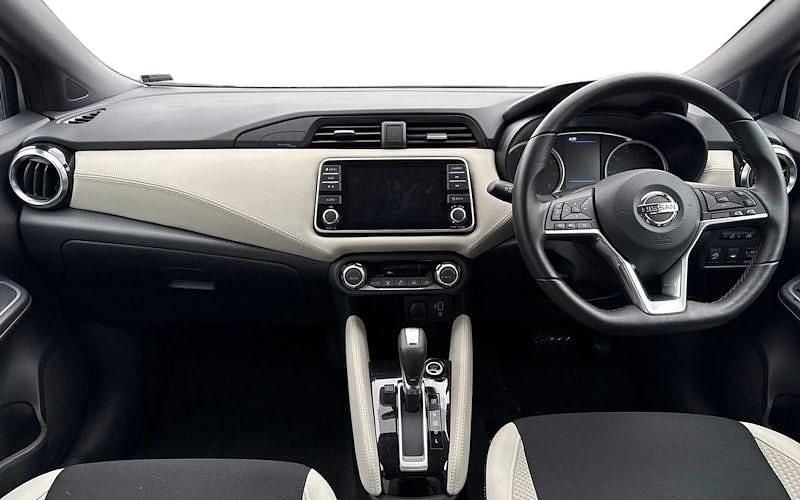 Używany Nissan Micra 360º 92 KM (67 kW) 2021 Srebrny Hatchback