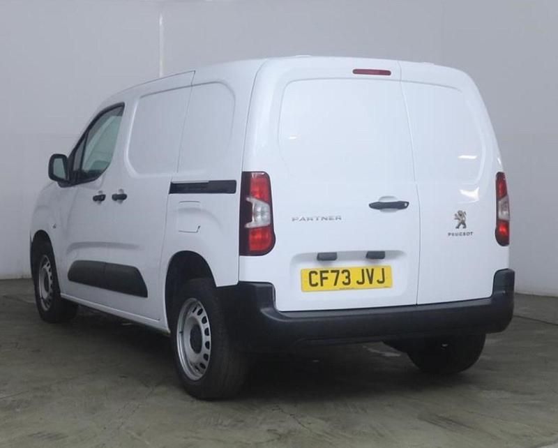 Used Peugeot Partner Premium 2023 White MPV