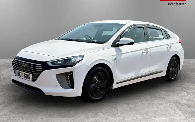 Used Hyundai Ioniq Premium SE 141 HP (103 kW) 2018 White Hatchback