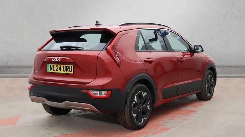 Used Kia Niro 150 kW (204 HP) 2024 Red SUV