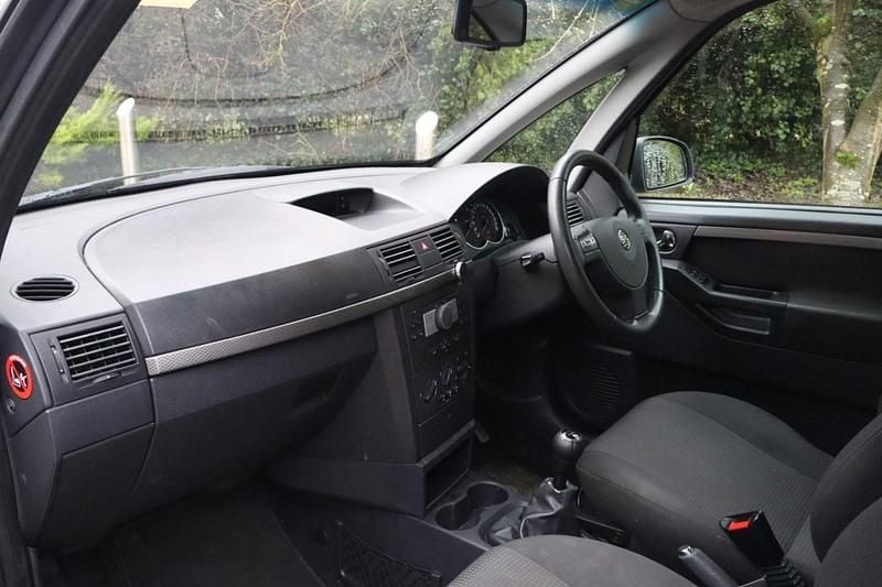 Used Vauxhall Meriva Active 2009 Silver MPV