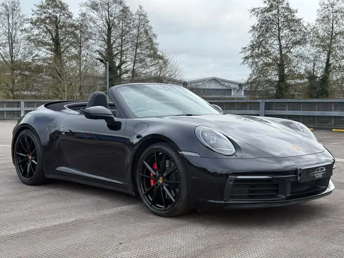 Begagnad Porsche 911 2019 Svart Cab