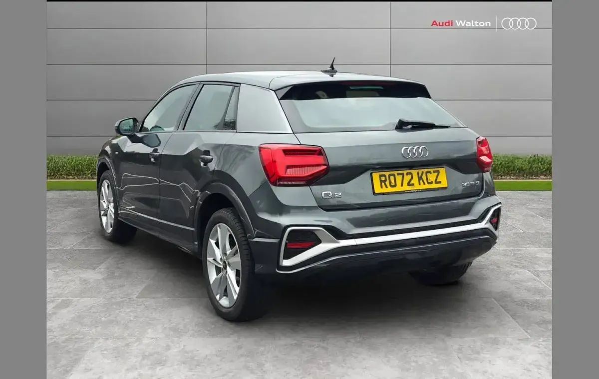Usado Audi Q2 S-Line 147 CV (108 kW) 2022 Gris SUV