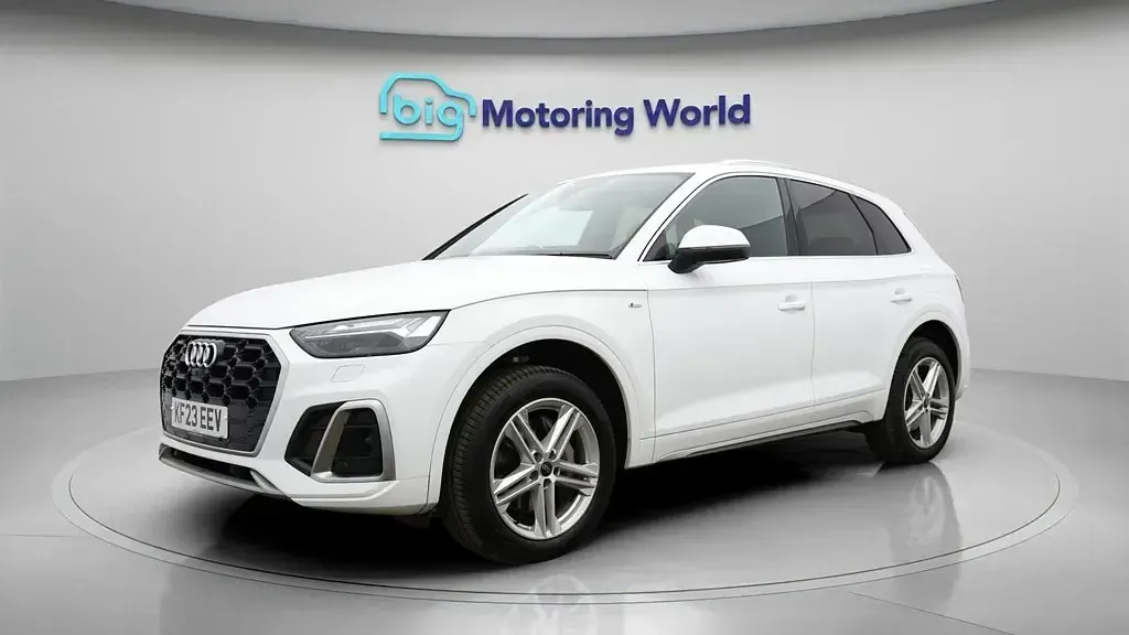 Używany Audi Q5 S-Line 299 KM (219 kW) 2023 Biały SUV